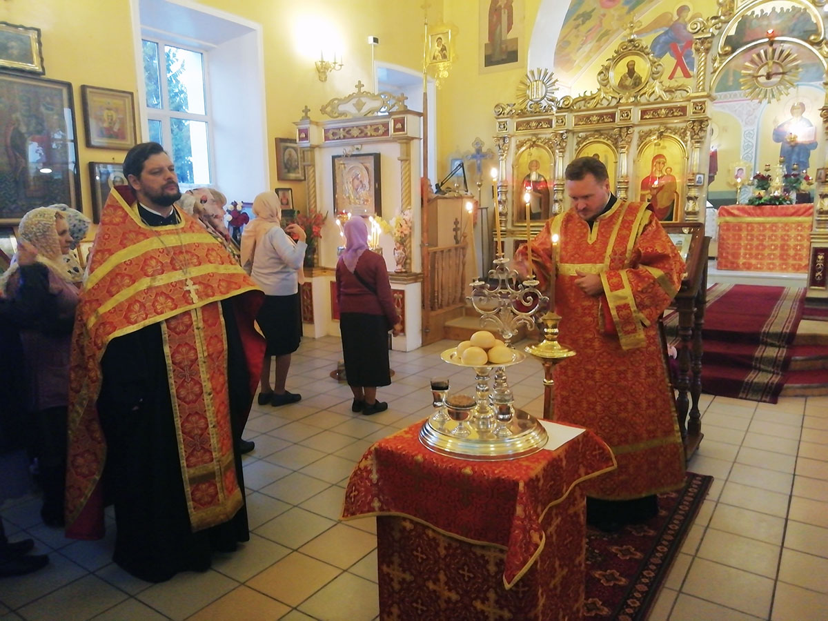 Всенощное бдение в канун празднования Воздвижения Животворящего Креста Господня