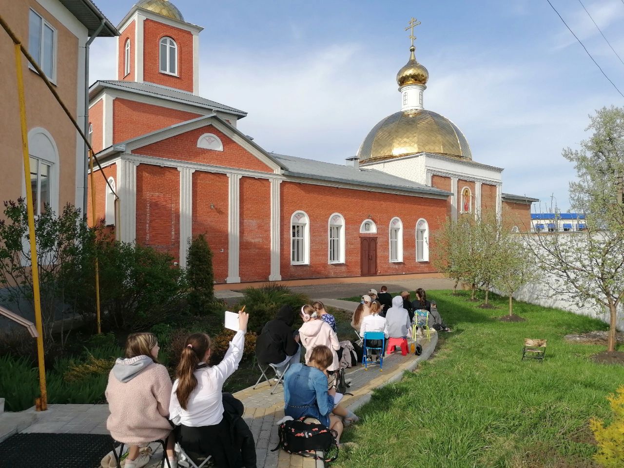 Иерей Владимир Журавлев встретился с воспитанниками детской школы искусств "Квинта" 