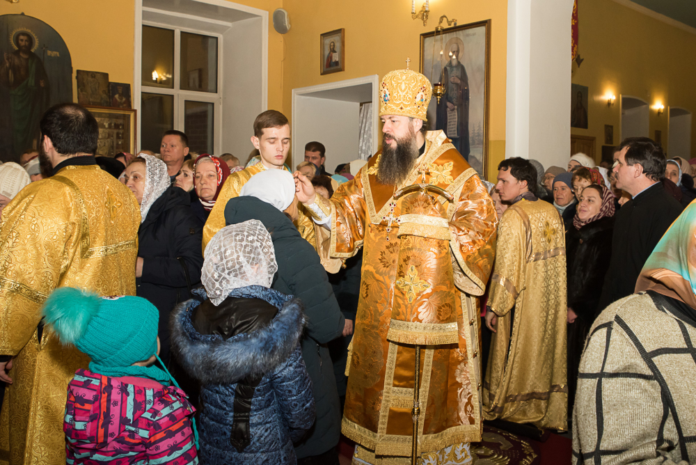 В канун престольного праздника митрополит Серафим возглавил всенощное бдение в нашем храме