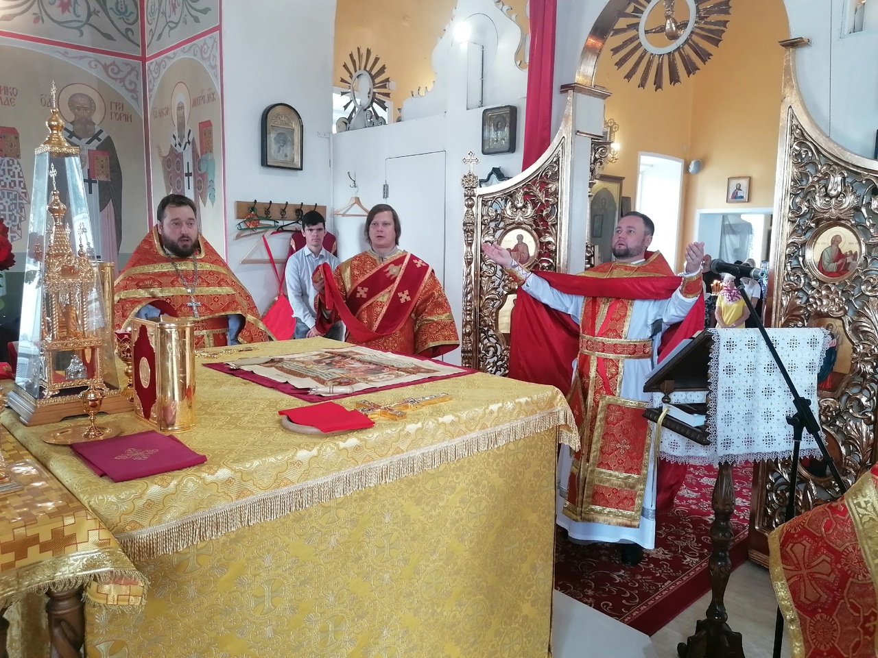 Празднование Происхождение Честных Древ Животворящего Креста Господня