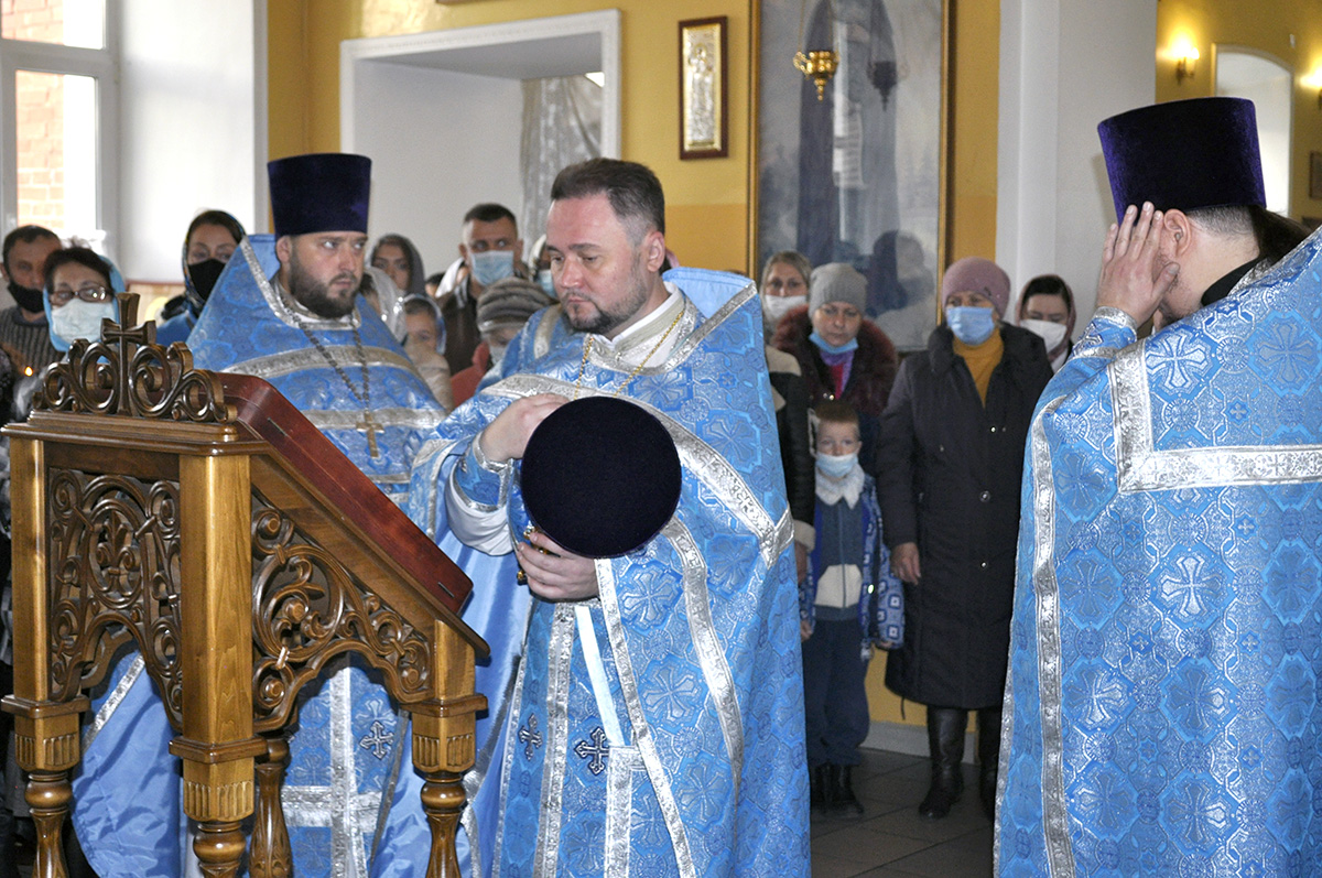 Празднование Казанской иконе Божией Матери