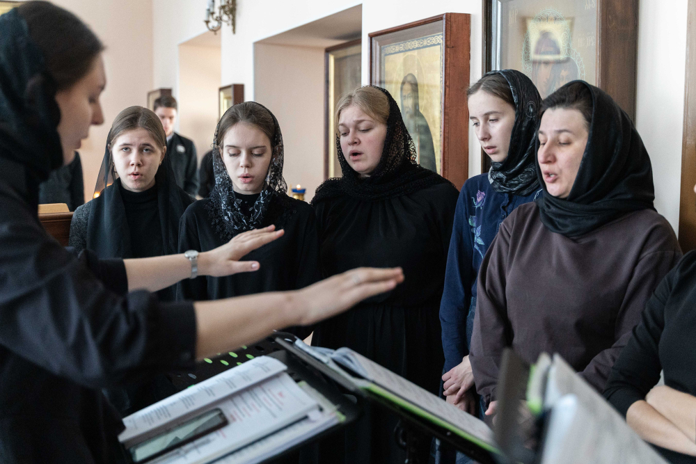 Протоиерей Александр Филиппов  сослужил  митрополиту Серафиму за литургией в храме святителя Иннокентия Иркутского при семинарии