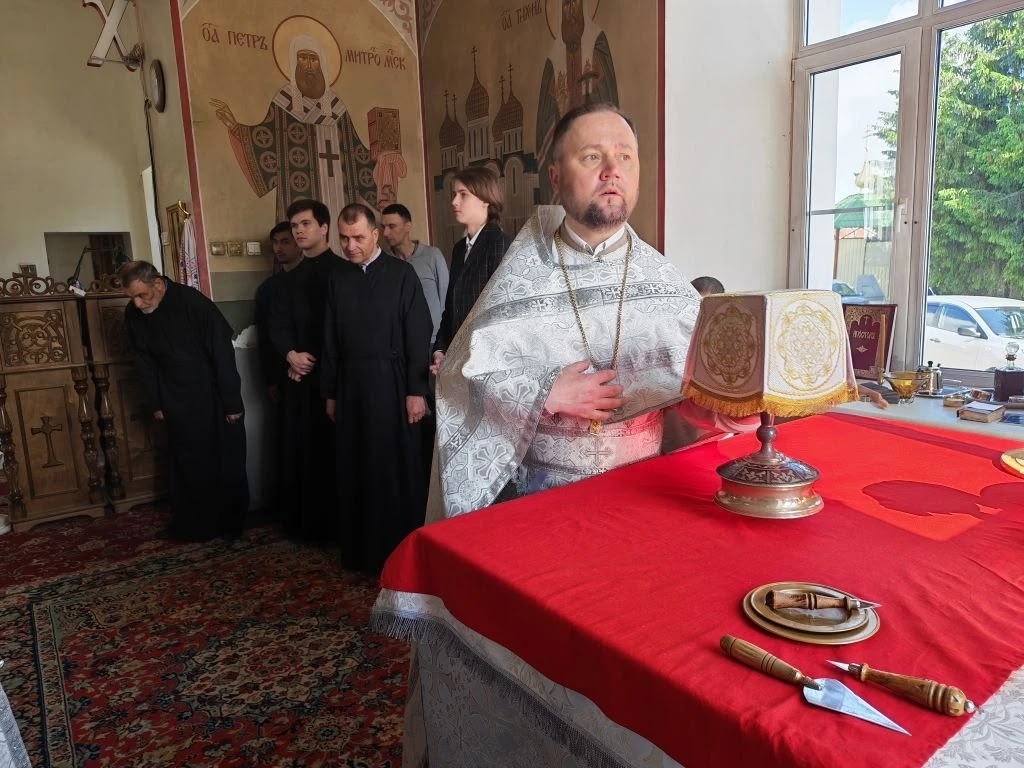 Поздравление с Днём рождения настоятеля протоиерея Александра Филиппова