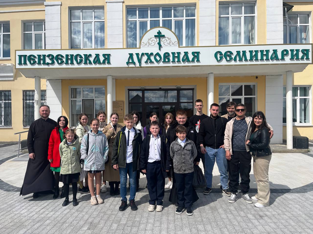 В Пензенской духовной семинарии состоялся концерт ВИА «Точка Света» из города Кузнецка