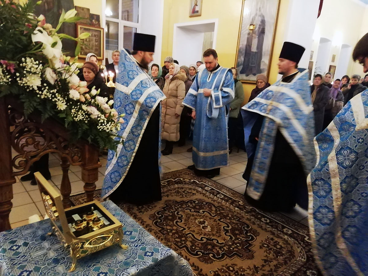 Всенощное бдение в канун празднования Введения во храм Пресвятой Богородицы