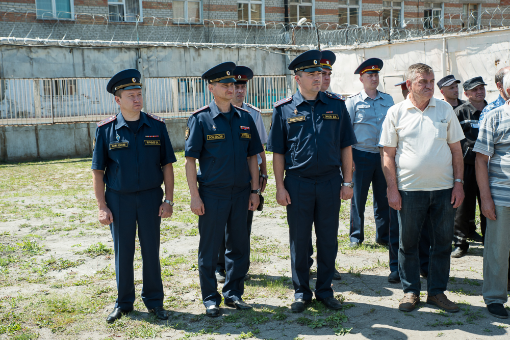 В ИК-7 митрополит Пензенский и Нижнеломовский Серафим освятил крест и купол для храма