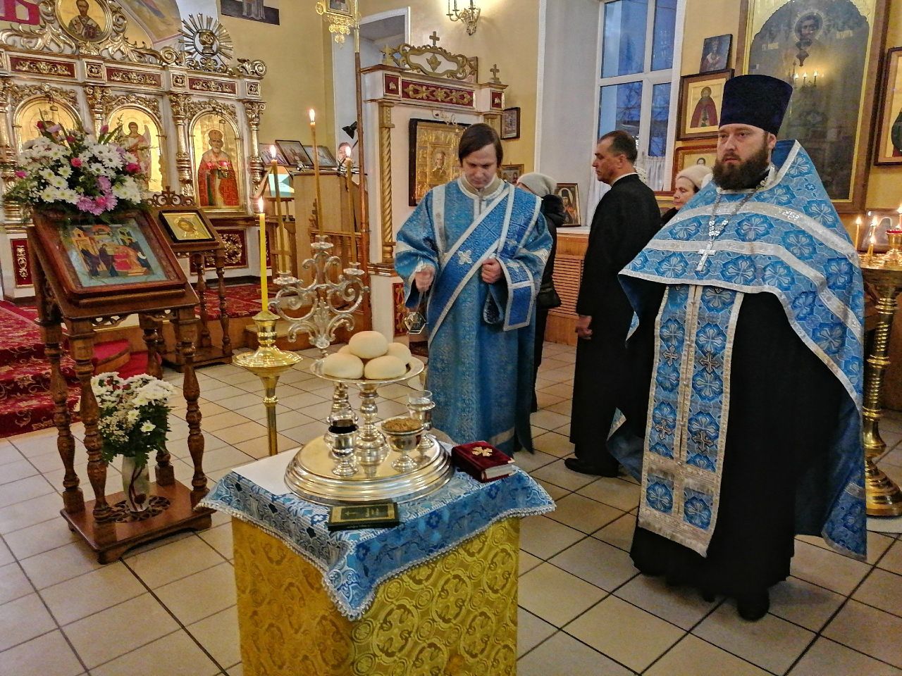 Всенощное бдение в канун праздника Сретение Господне
