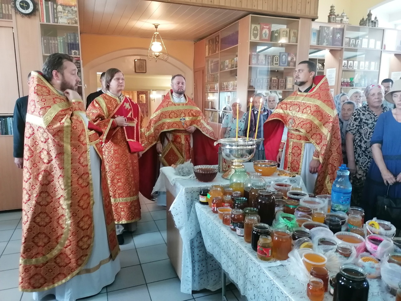 Празднование Происхождение Честных Древ Животворящего Креста Господня