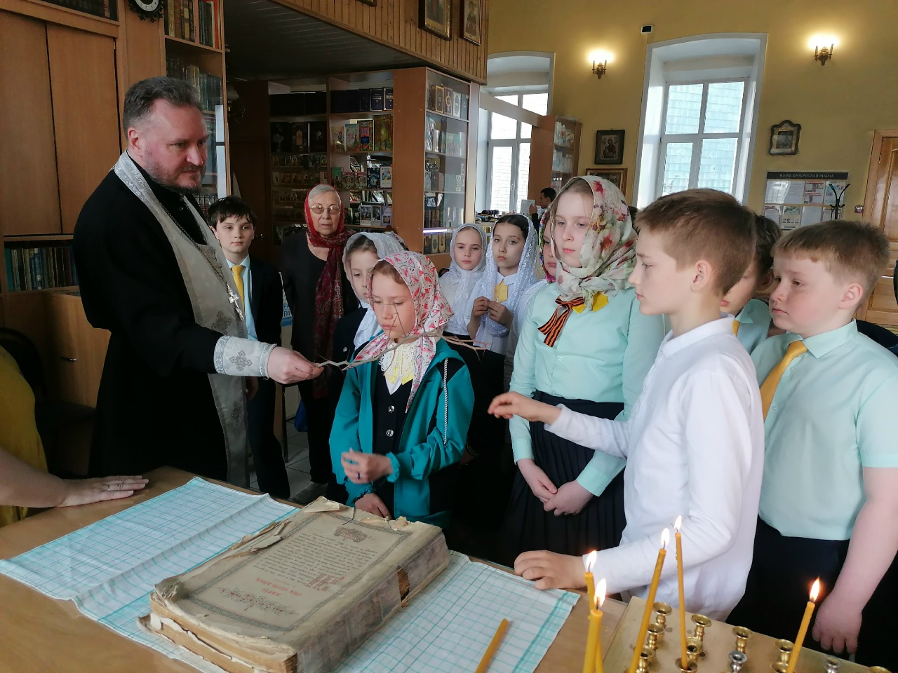 Встреча священника с учениками средней школы №60