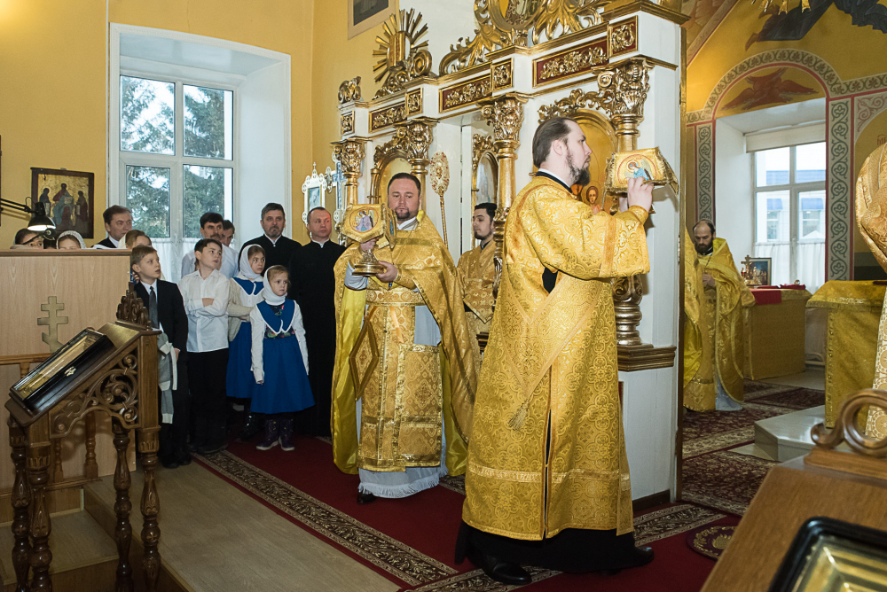 В престольный праздник митрополит Серафим совершил литургию в нашем храме