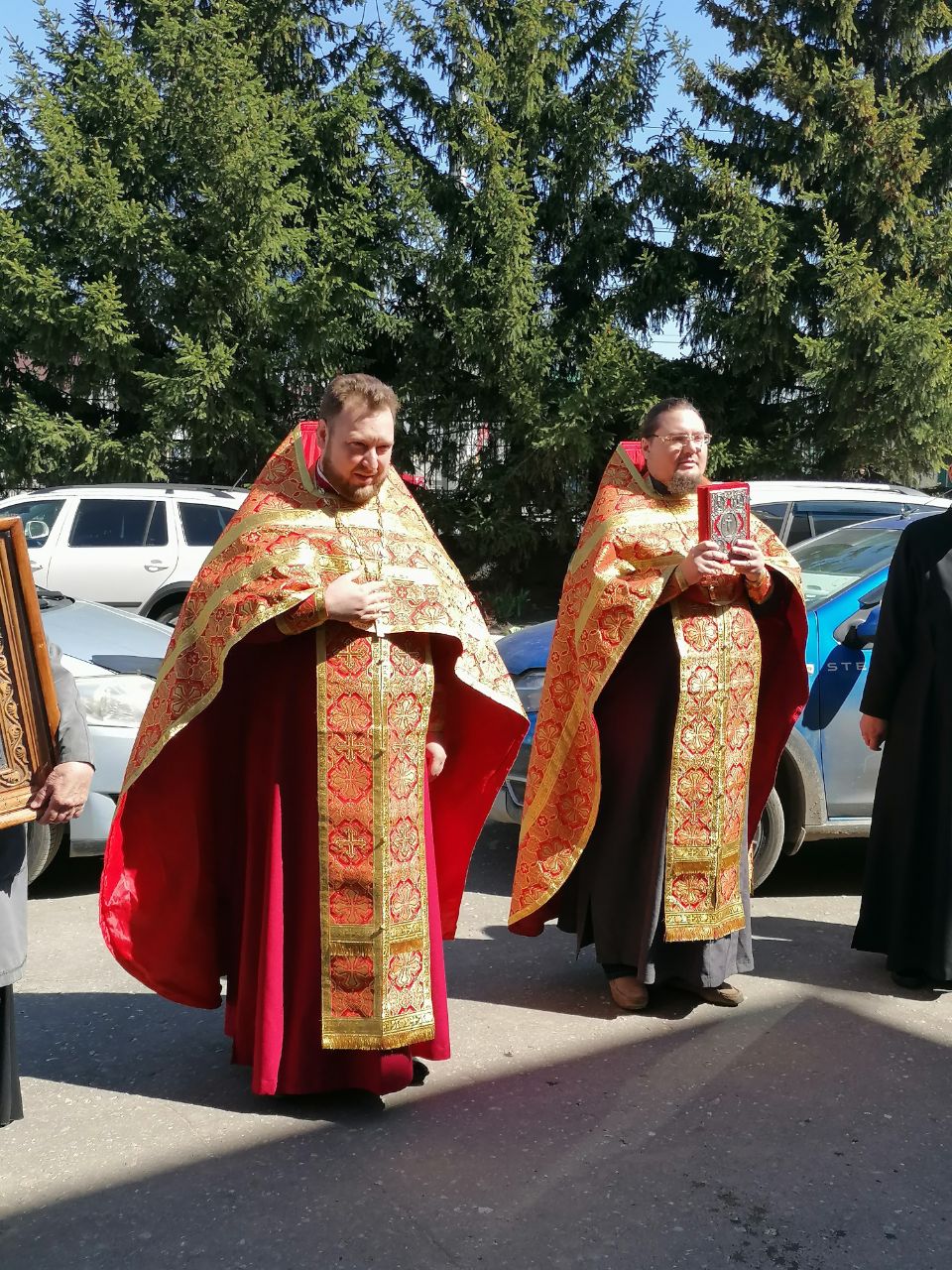 Богослужения в Неделю святых жен-мироносиц