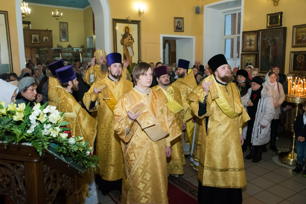В престольный праздник митрополит Серафим совершил литургию в нашем храме  