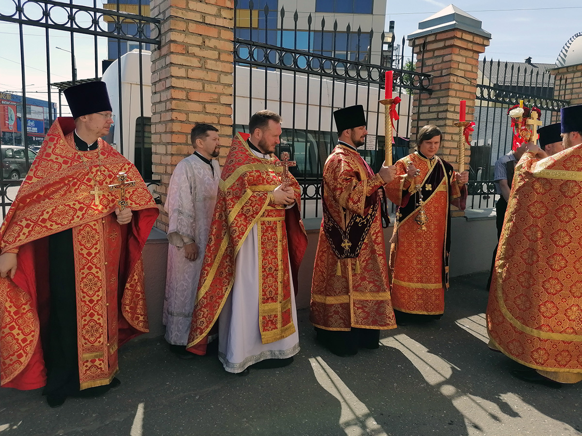 Поздравление с Днём рождения настоятеля нашего храма