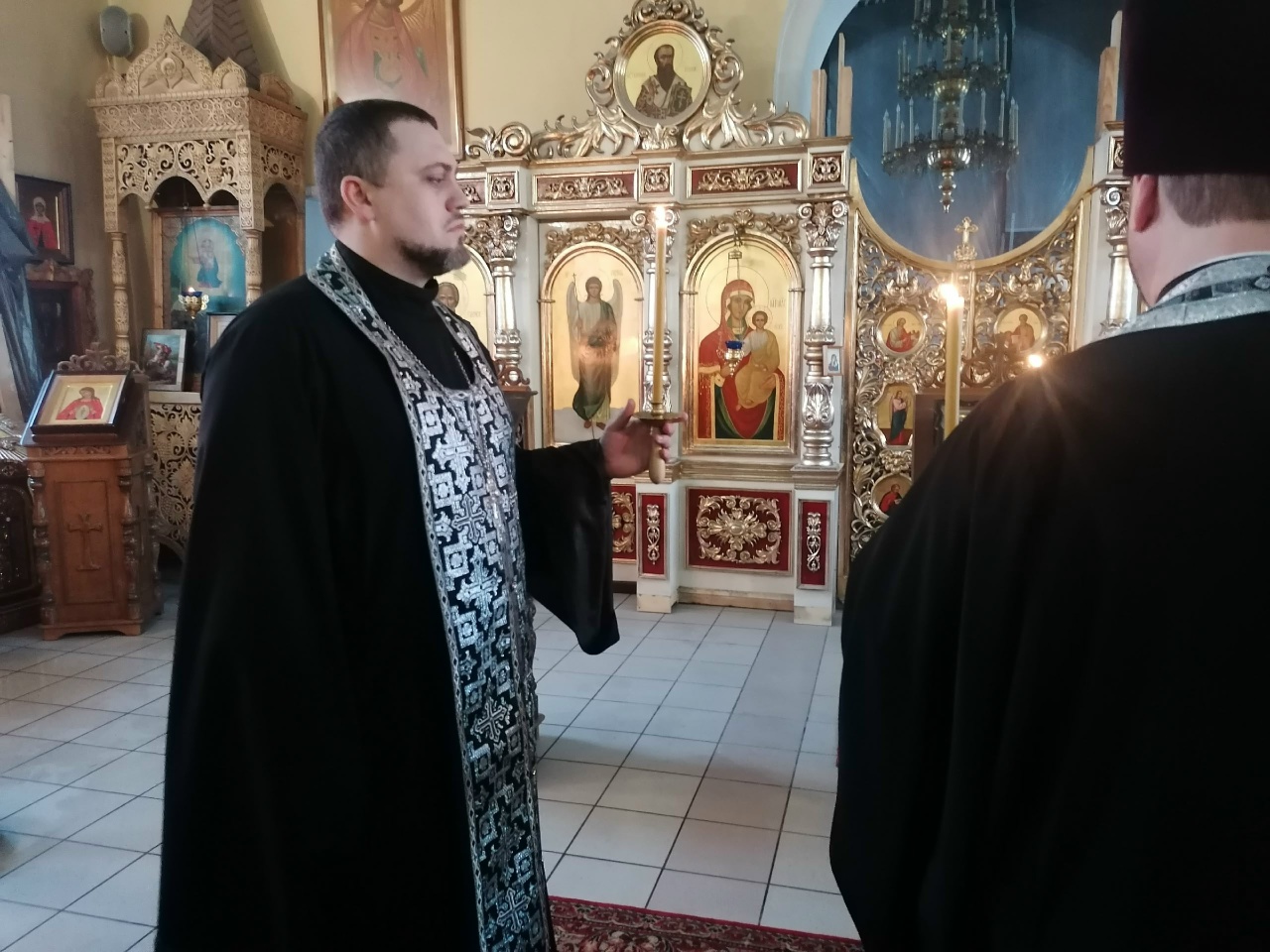 Протоиерей Александр Филиппов совершил повечерие с чтением четвертой части Великого покаянного канона преподобного Андрея Критского