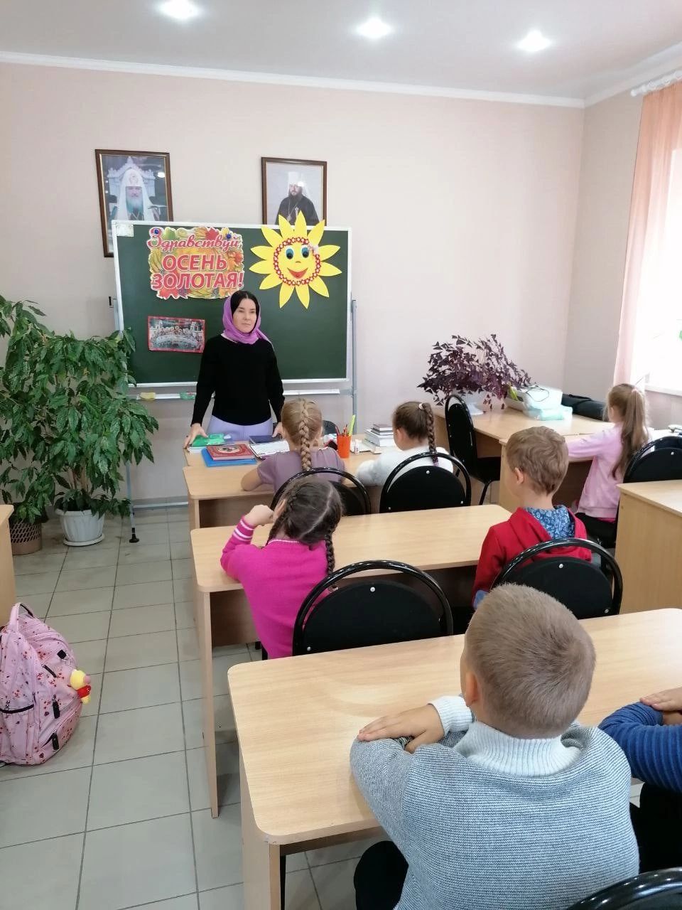Начались учебные занятия в воскресной школе с детьми 