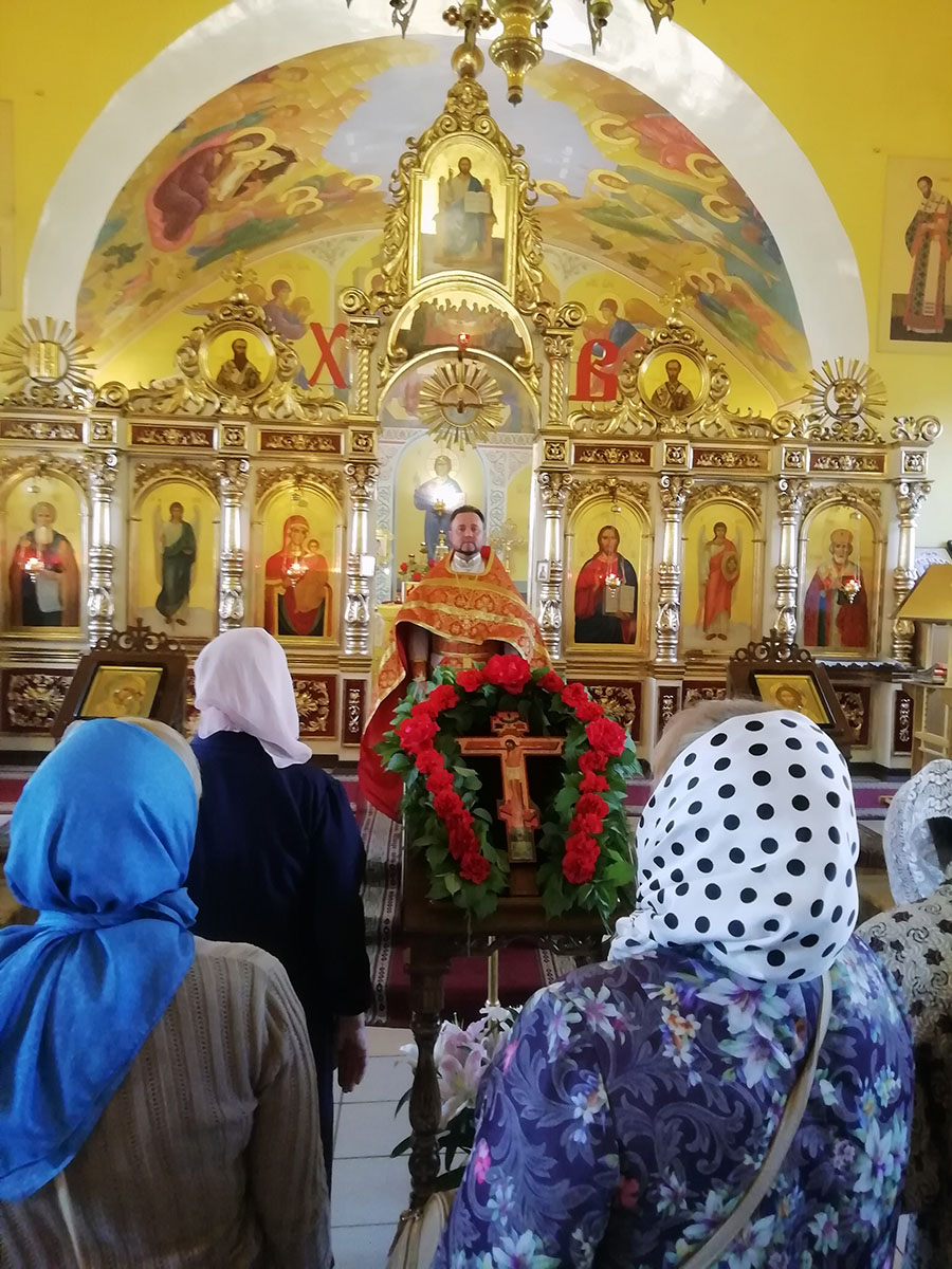 Всенощное бдение в канун празднования Происхождения (изнесения) Честных Древ Животворящего Креста Господня