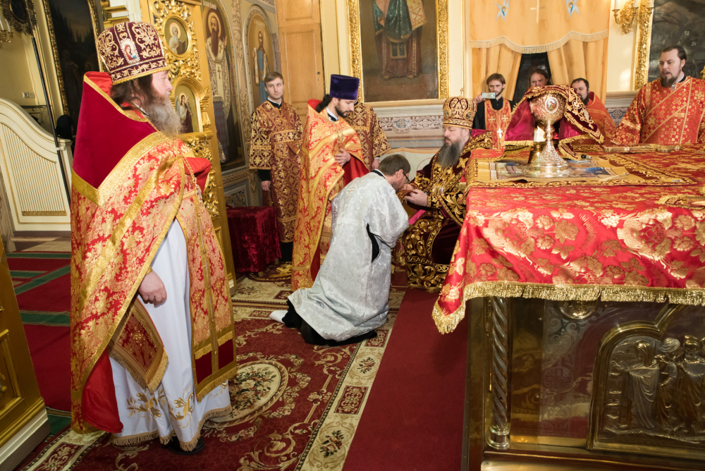 В праздник Собора новомучеников и исповедников Церкви Русской митрополит Серафим принял поздравления с днем Ангела
