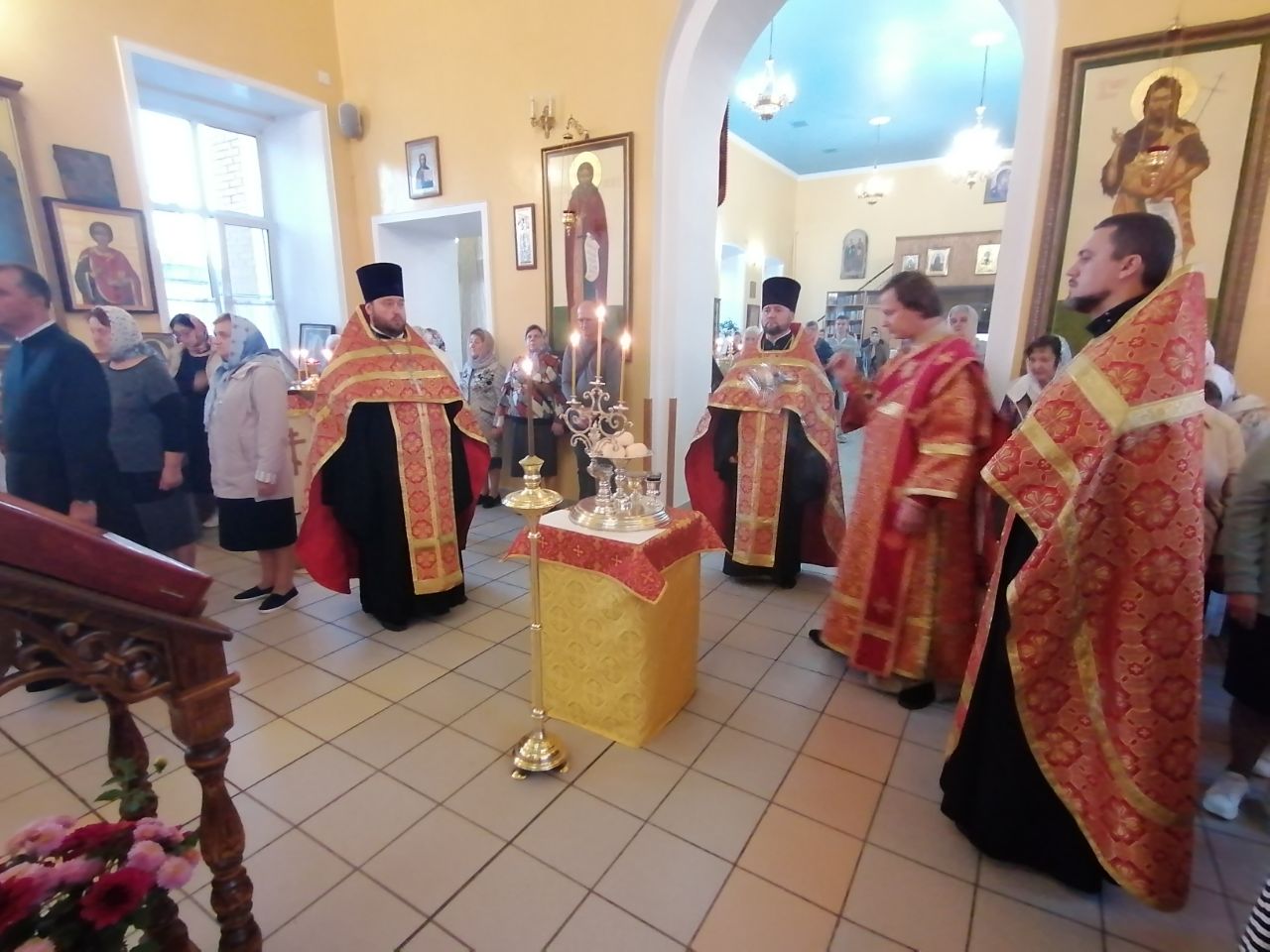 Всенощное бдение в канун празднования Воздвижения Животворящего Креста Господня