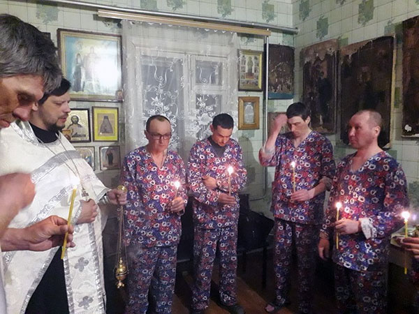 Кто поможет подняться со дна?