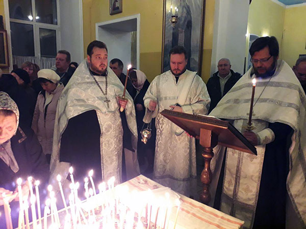 Заупокойное богослужение в канун Димитриевской родительской субботы