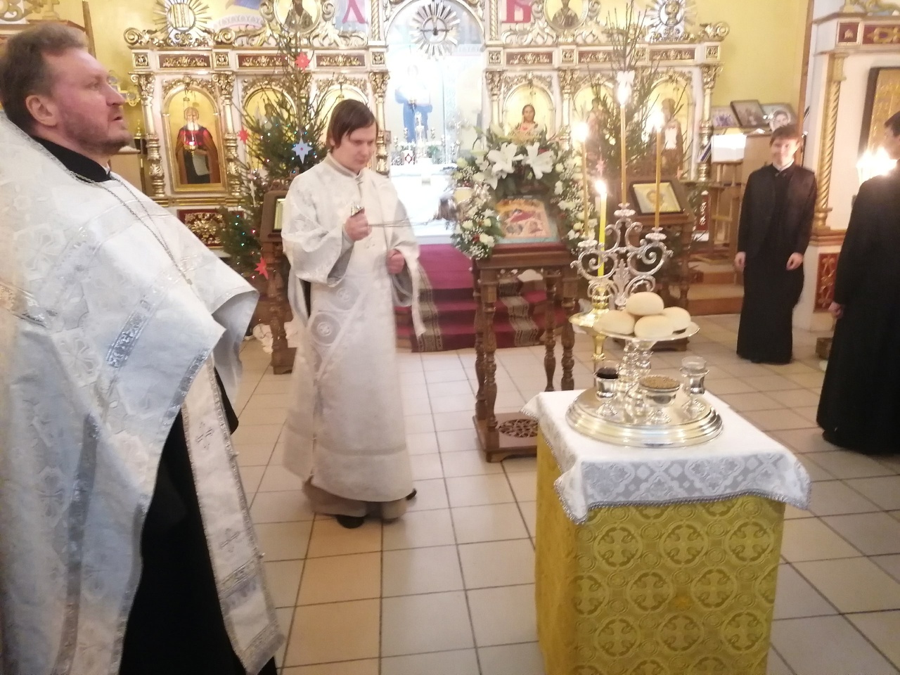 Всенощное бдение в канун праздника Рождества Христова