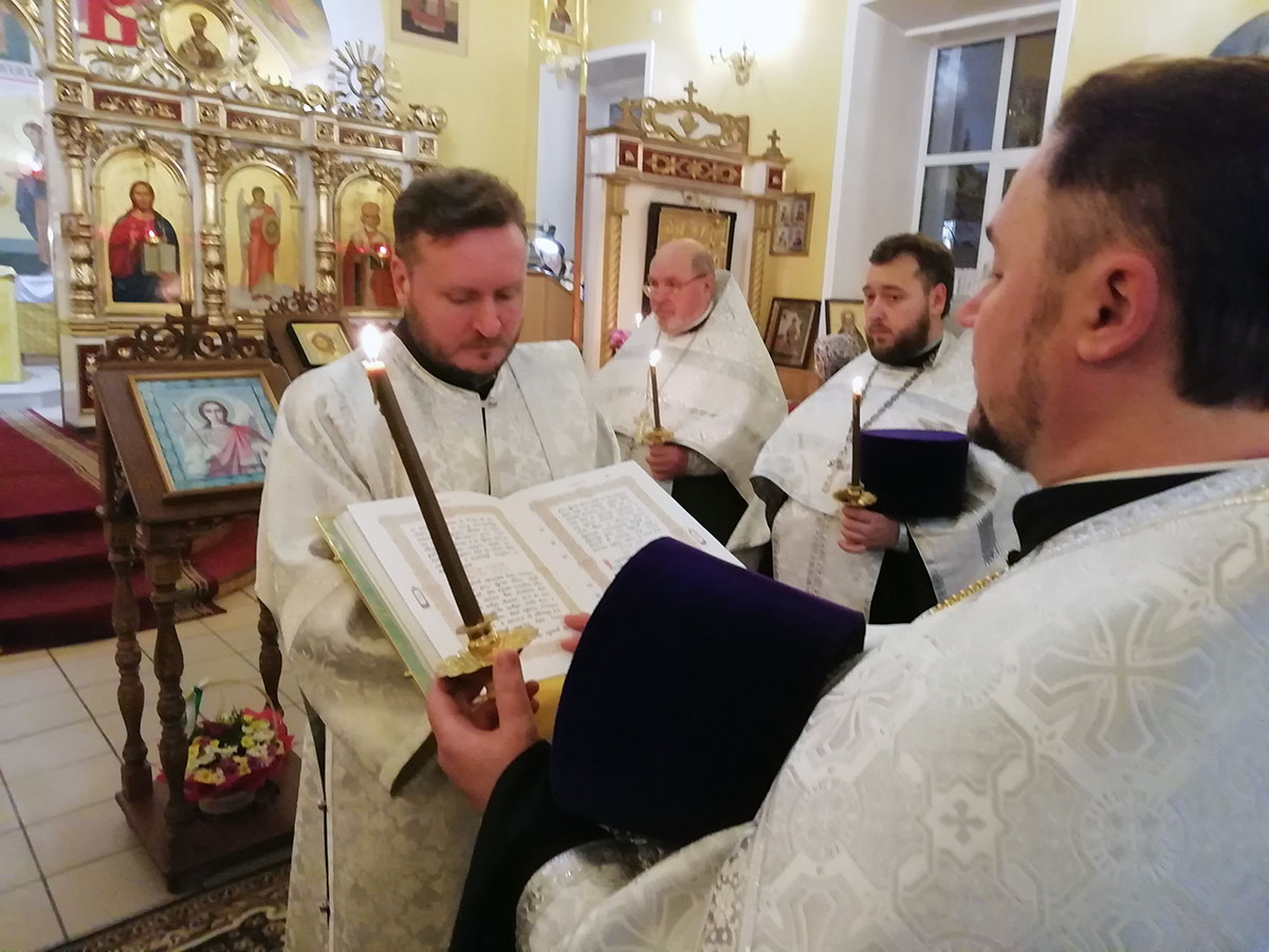 Празднование Собора Архистратига Михаила и прочих Небесных Сил бесплотных
