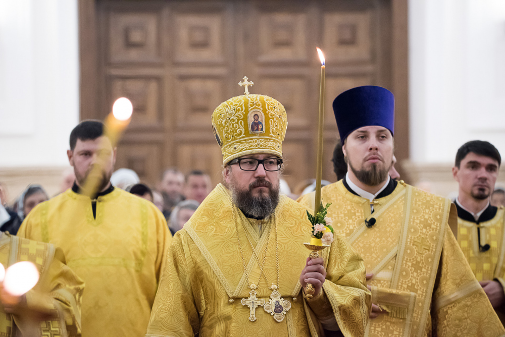 В канун дня памяти святителя Иннокентия Пензенского протоиерей Александр Филиппов сослужил митрополиту Серафиму и архипастырям из соседних регионов за всенощным бдением в Спасском соборе
