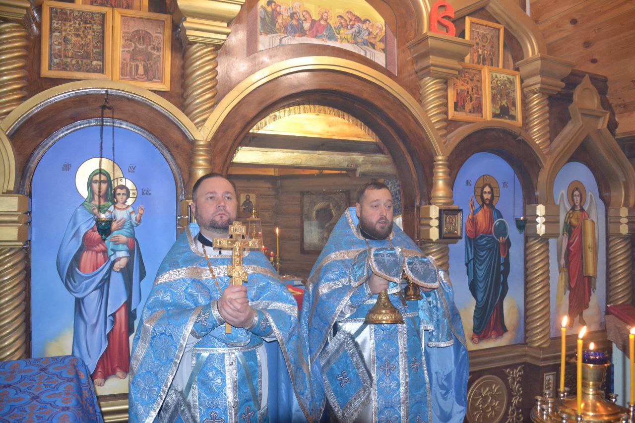 В храме в честь иконы Божией Матери "Взыскание погибших" при исправительной колонии N7 была совершена божественная литургия