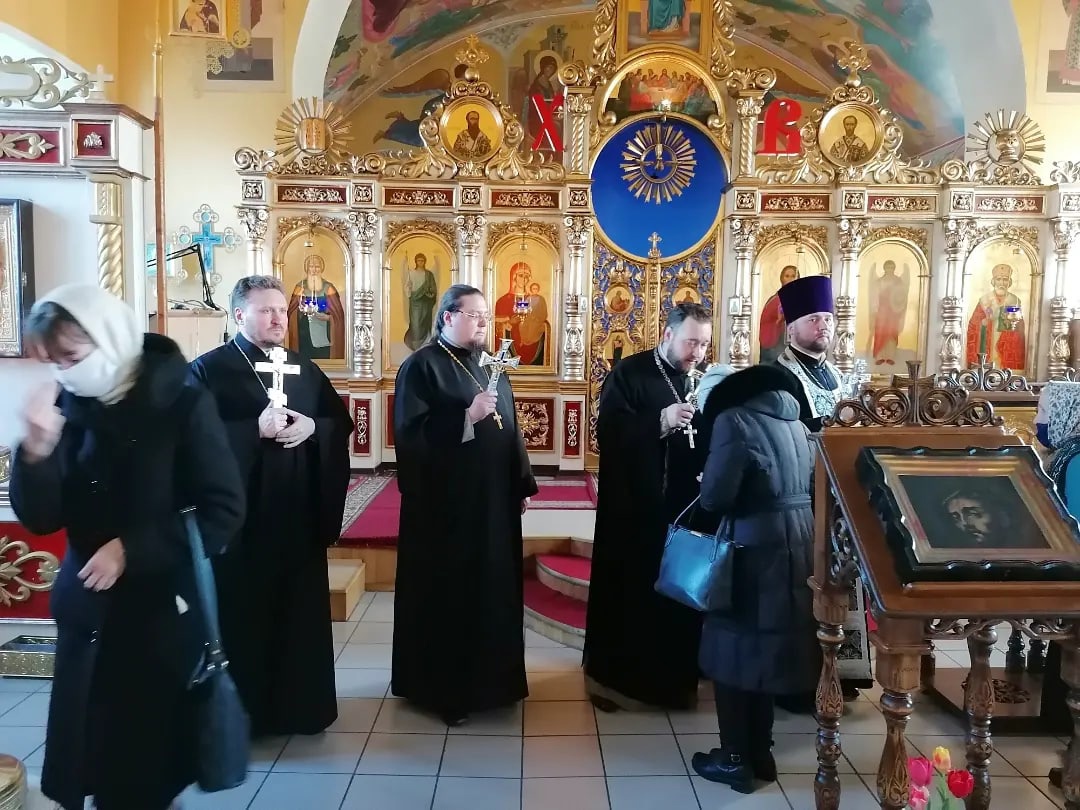 В Прощеное воскресенье протоиерей Александр Филиппов совершил вечерню с чином прощения