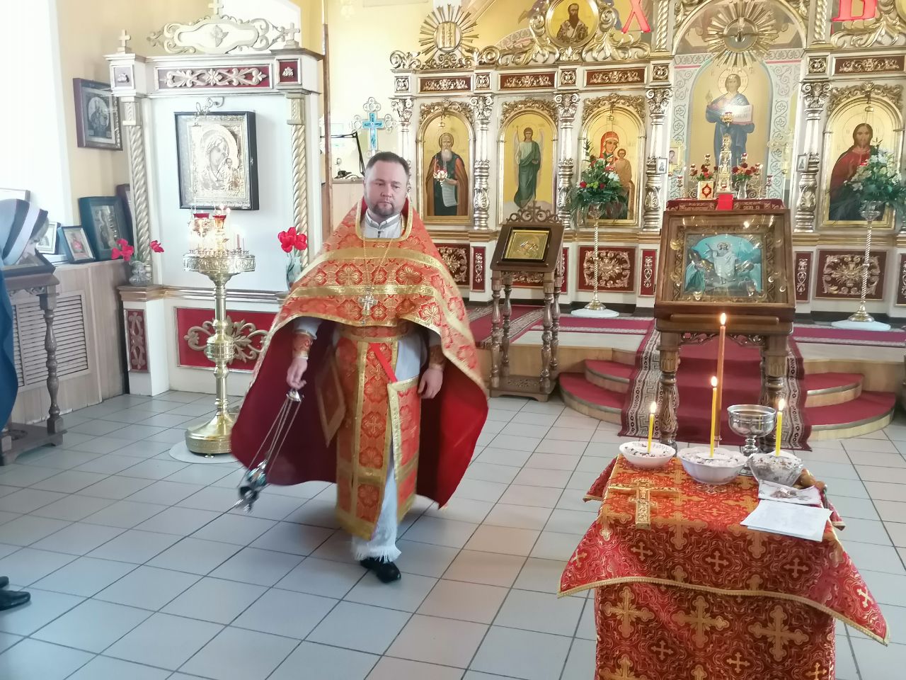 Протоиерей Александр Филиппов совершил литургию и благодарственный молебен за дарование Победы в Великой Отечественной войне