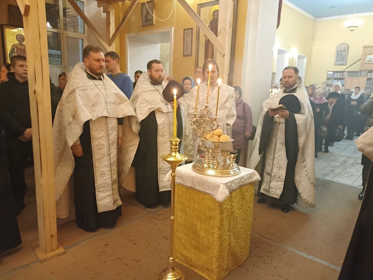 Всенощное бдение в канун праздника Рождества Христова