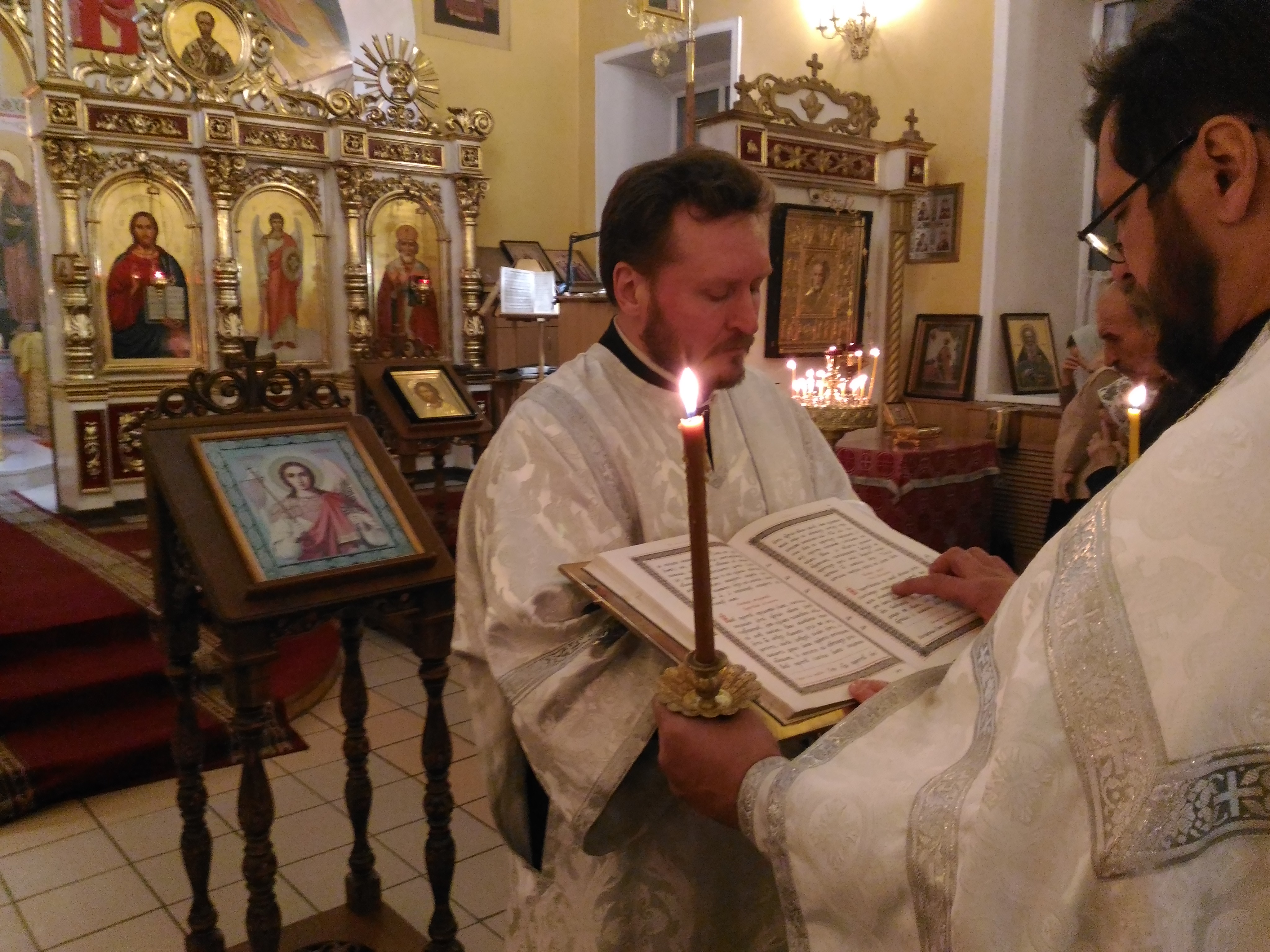 Всенощное бдение накануне  праздника  Собора Архистрати́га Михаи́ла и прочих Небесных Сил бесплотных