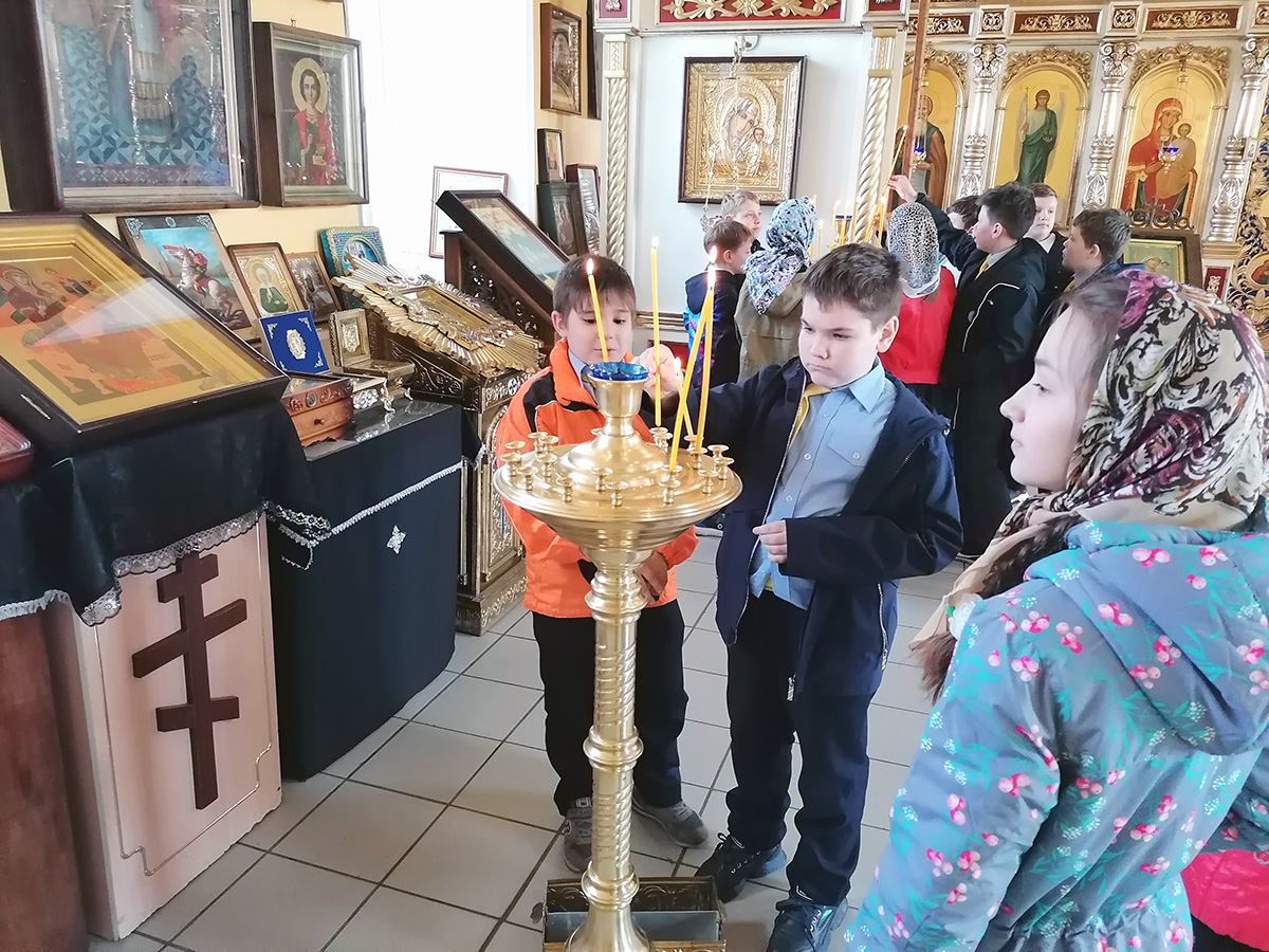 Встреча священника с учениками средней школы №60