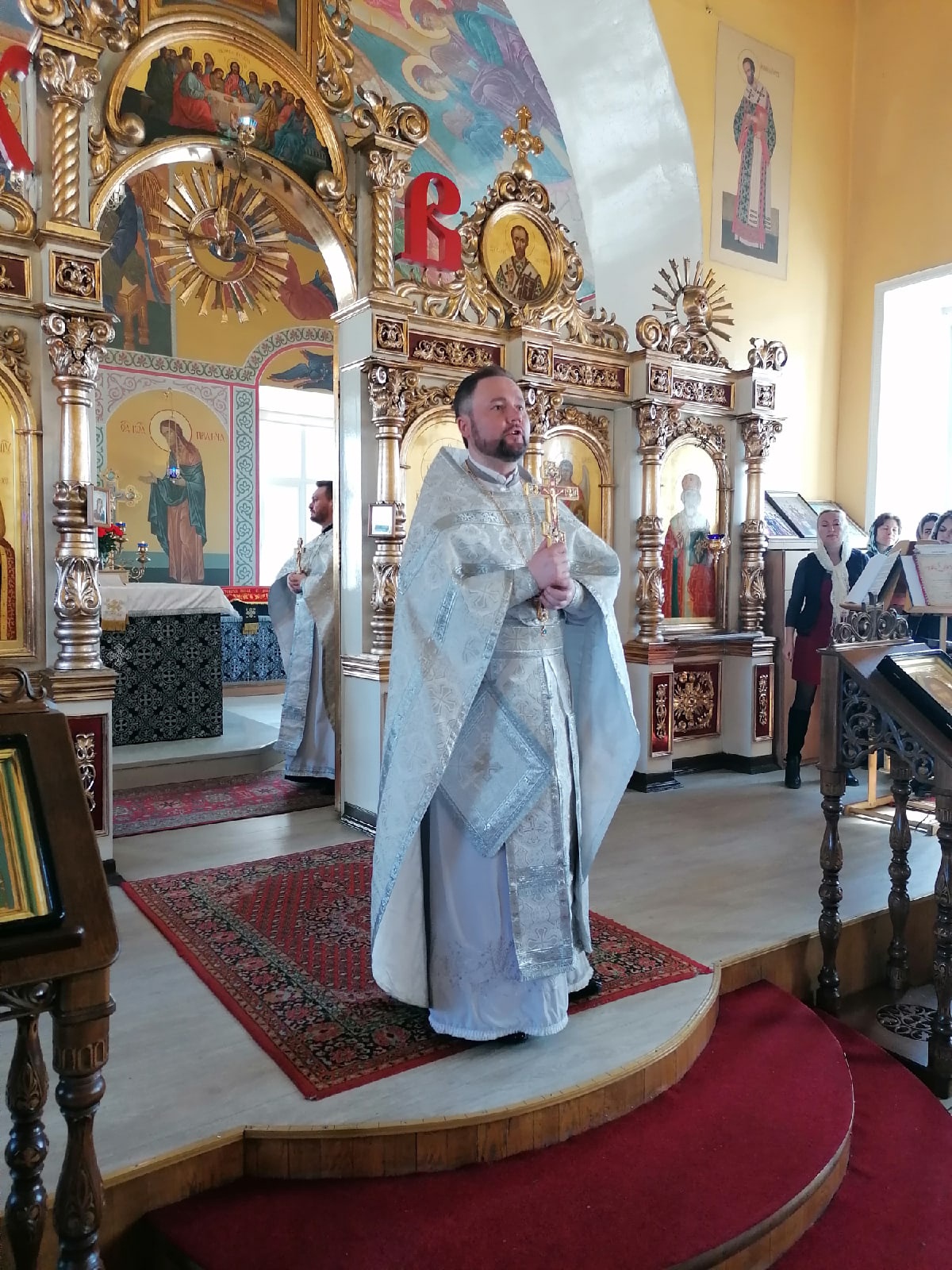 В Великую Субботу протоиерей Александр Филиппов совершил Литургию святителя Василия Великого
