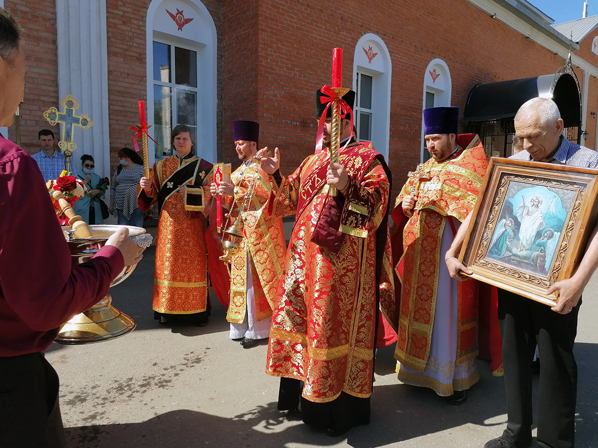 Поздравление с Днём рождения настоятеля нашего храма
