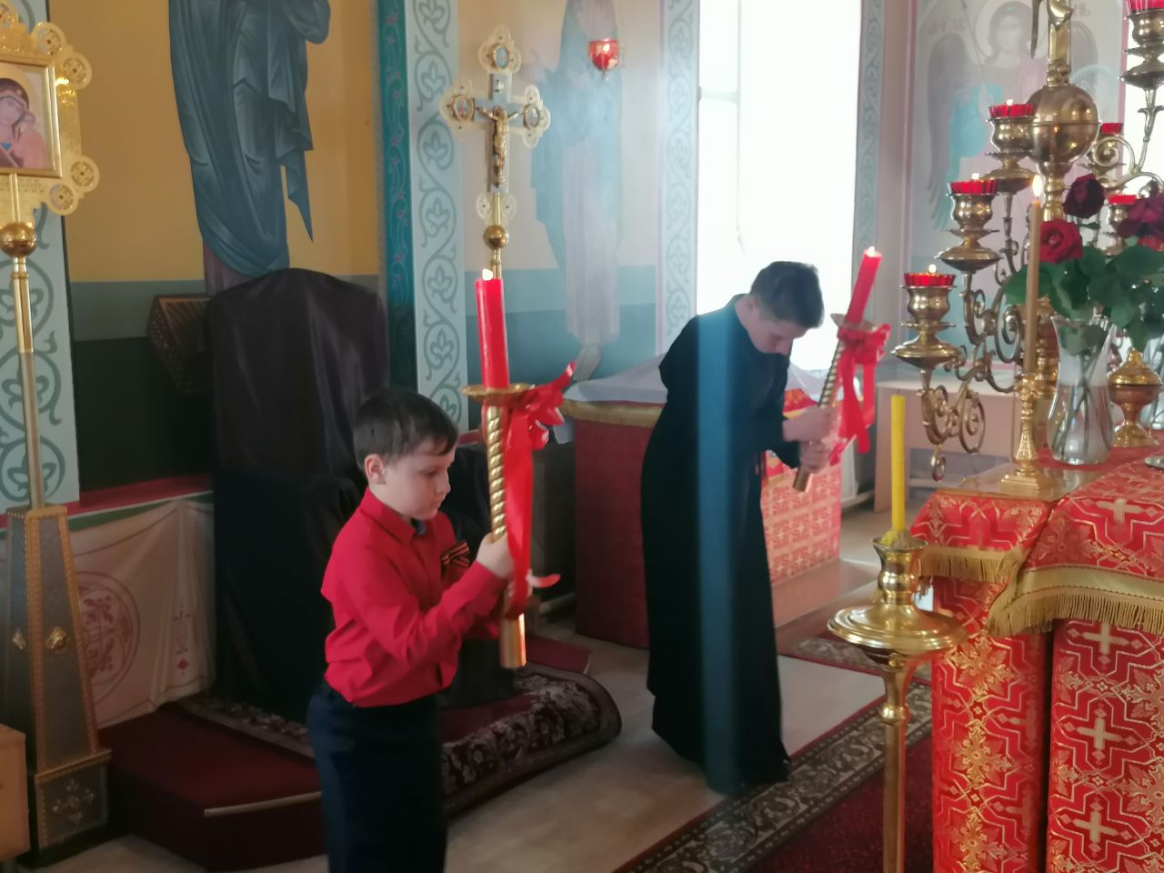 Протоиерей Александр Филиппов совершил литургию и благодарственный молебен за дарование Победы в Великой Отечественной войне