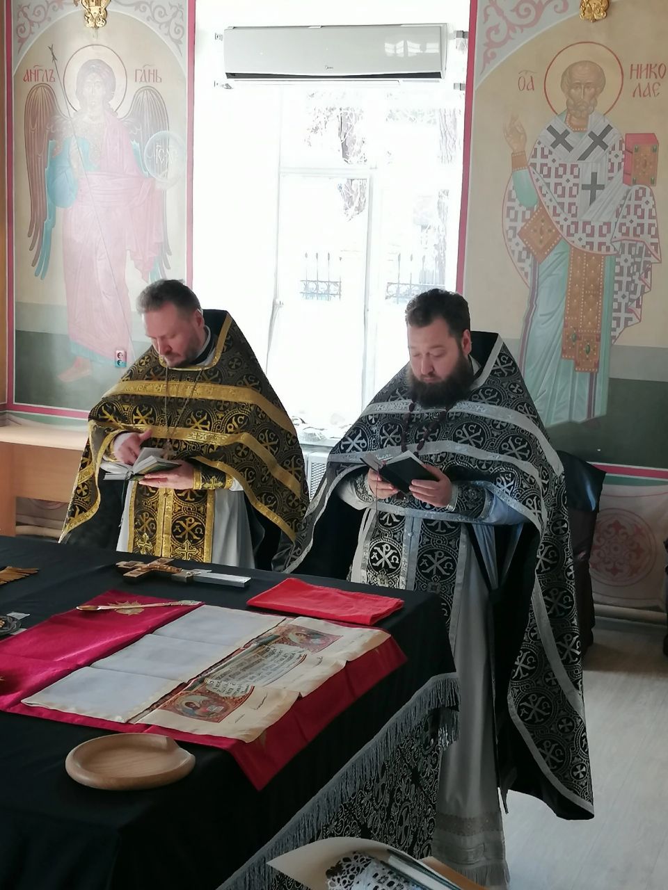 Протоиерей Александр Филиппов совершил Божественную Литургию Преждеосвященных Даров