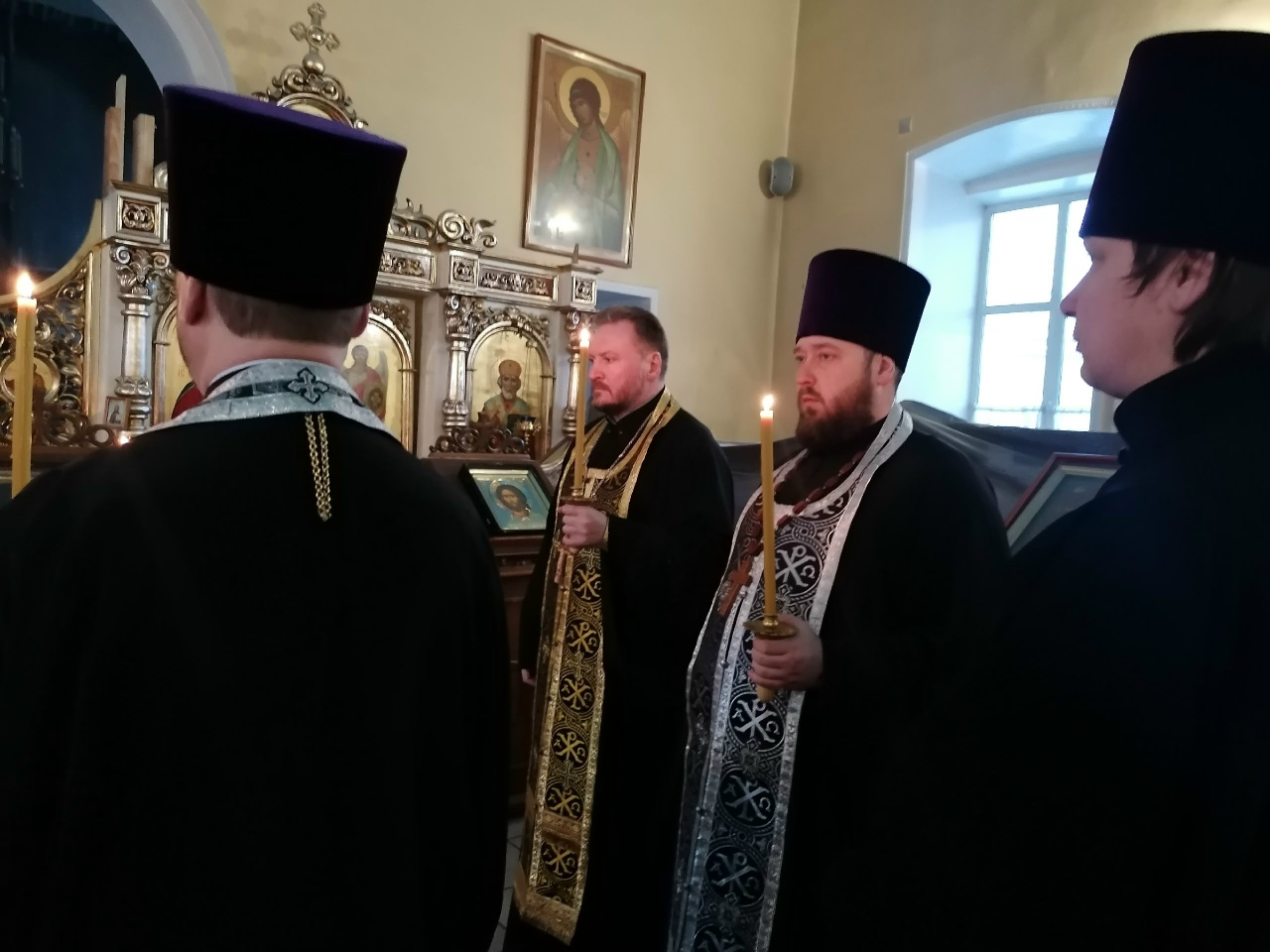 Протоиерей Александр Филиппов совершил повечерие с чтением третьей части Великого покаянного канона преподобного Андрея Критского