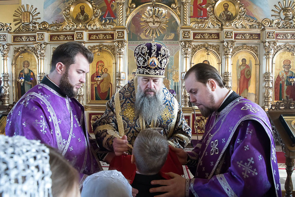 В Неделю Крестопоклонную митрополит Серафим совершил литургию в нашем храме