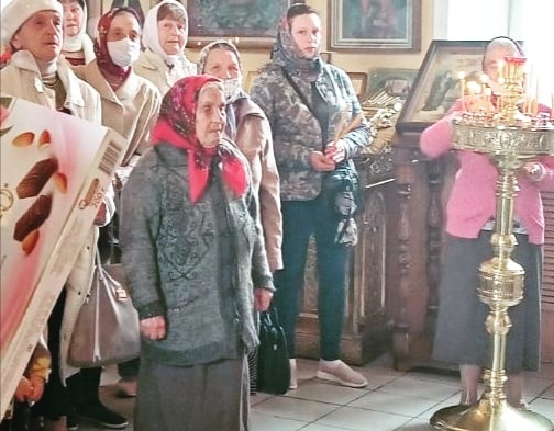 Протоиерей Александр Филиппов поздравил с Днём Победы ветеранов