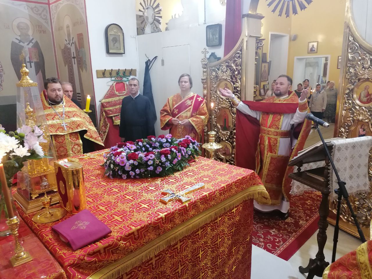 Всенощное бдение в канун празднования Воздвижения Животворящего Креста Господня