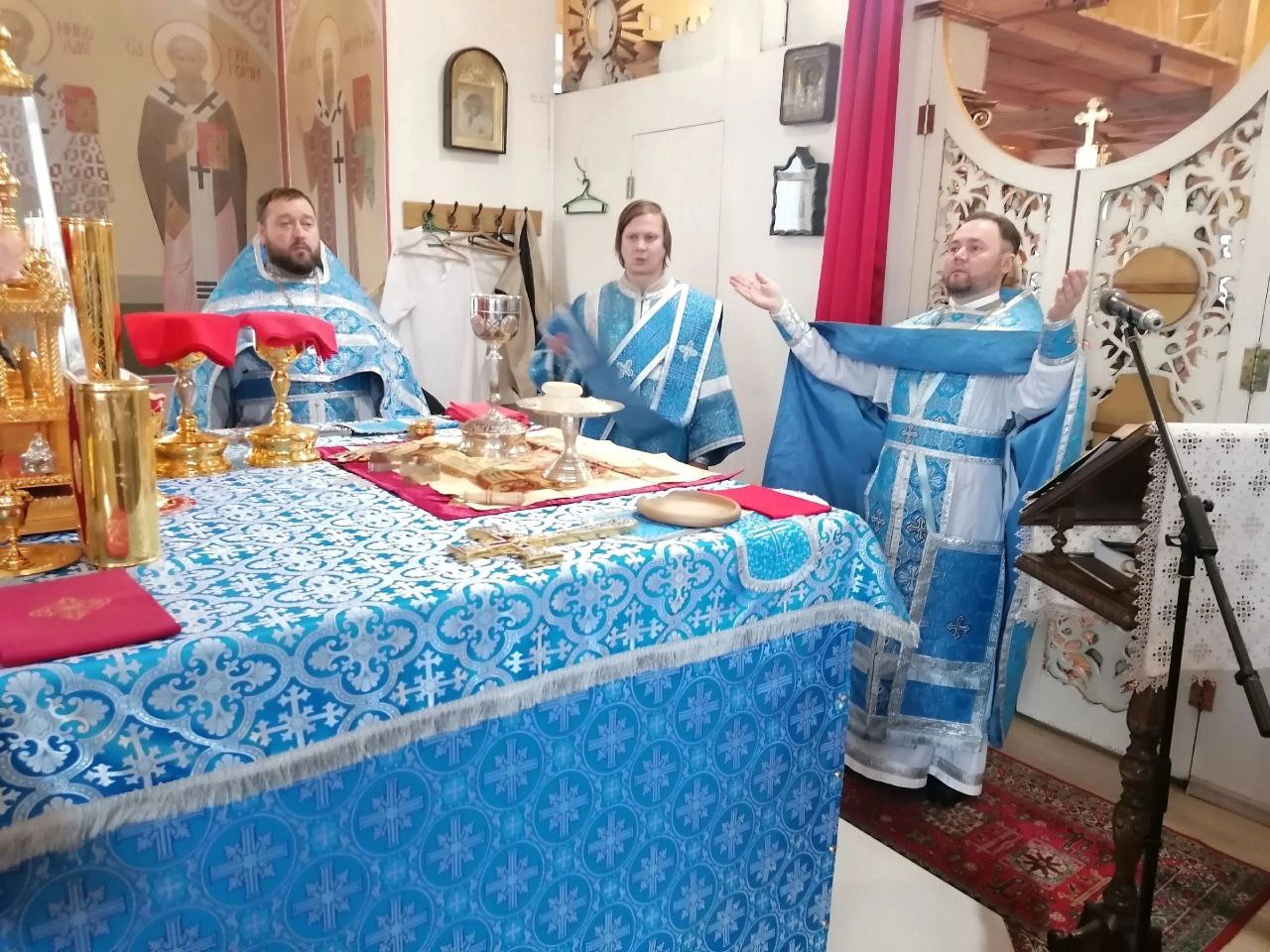 Празднование Казанской иконы Божией Матери