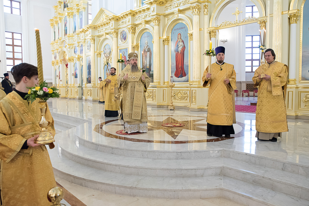 Протоиерей Александр Филиппов сослужил митрополиту Серафиму в канун празднования Собора Пензенских святых за всенощным бдением в Спасском кафедральном соборе   