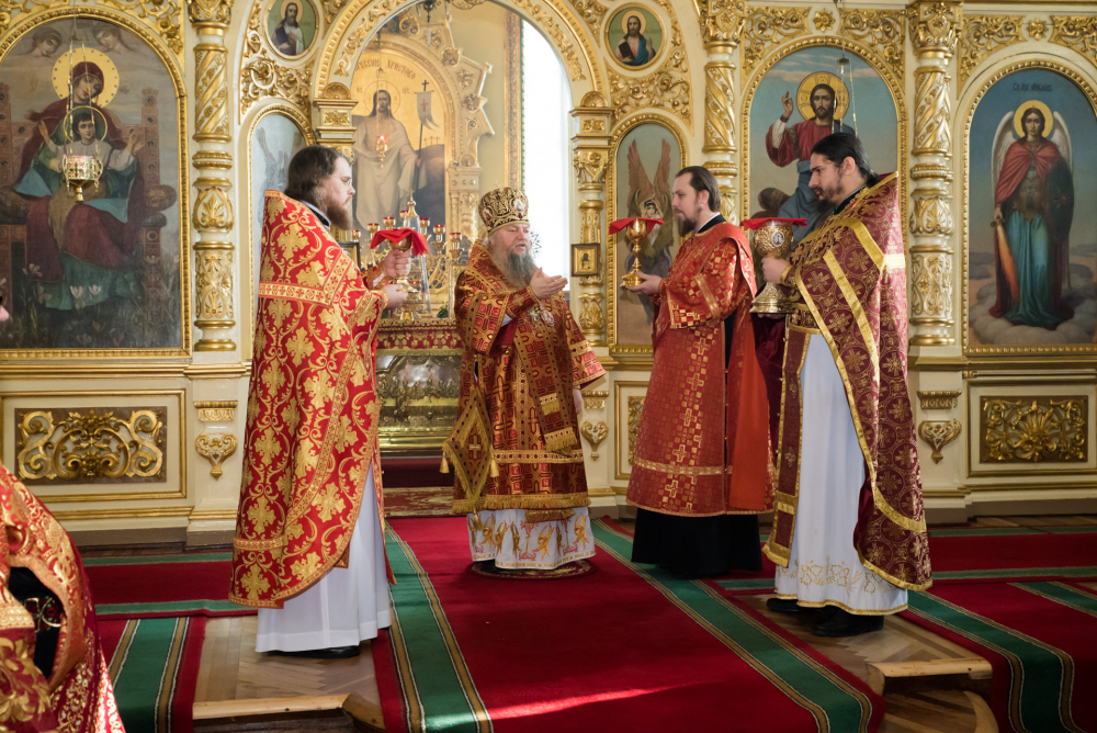 В праздник Собора новомучеников и исповедников Церкви Русской митрополит Серафим принял поздравления с днем Ангела