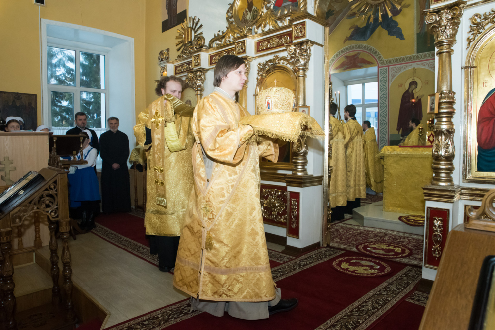 В престольный праздник митрополит Серафим совершил литургию в нашем храме  