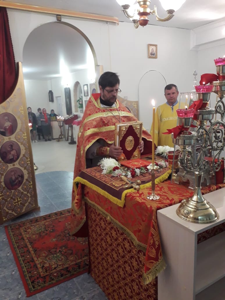 Иерей Сергий Беляков возглавил Пасхальную службу в Михайло-Архангельском молитвенном доме в с.Павло-Куракино 