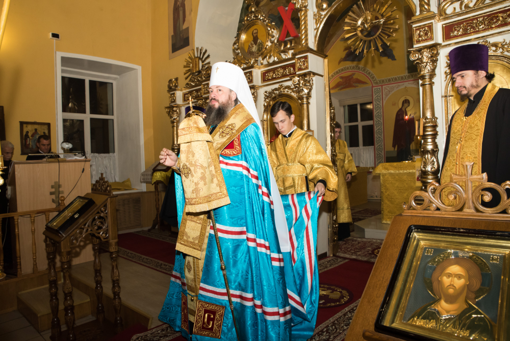 В канун престольного праздника митрополит Серафим совершил всенощное бдение в нашем храме