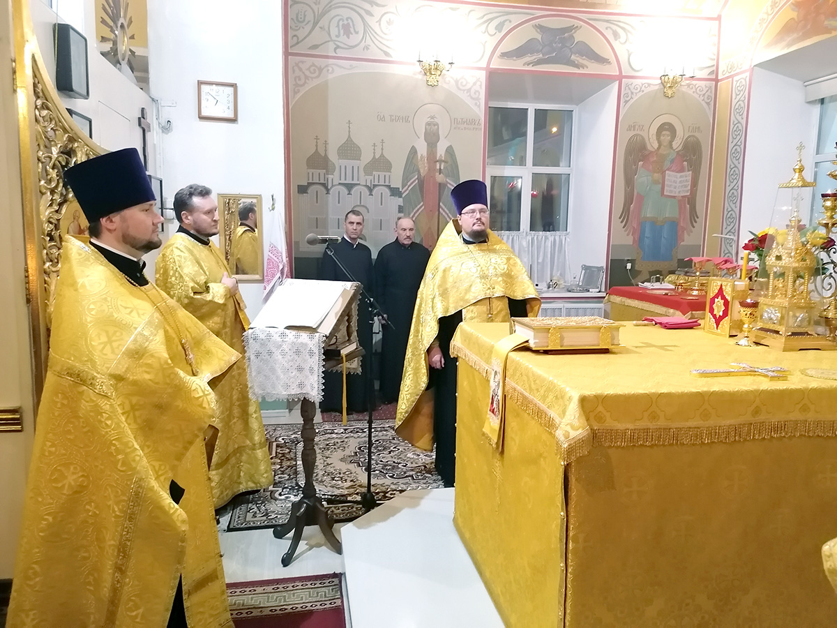 Всенощное бдение в канун престольного праздника святителя Николая Чудотворца