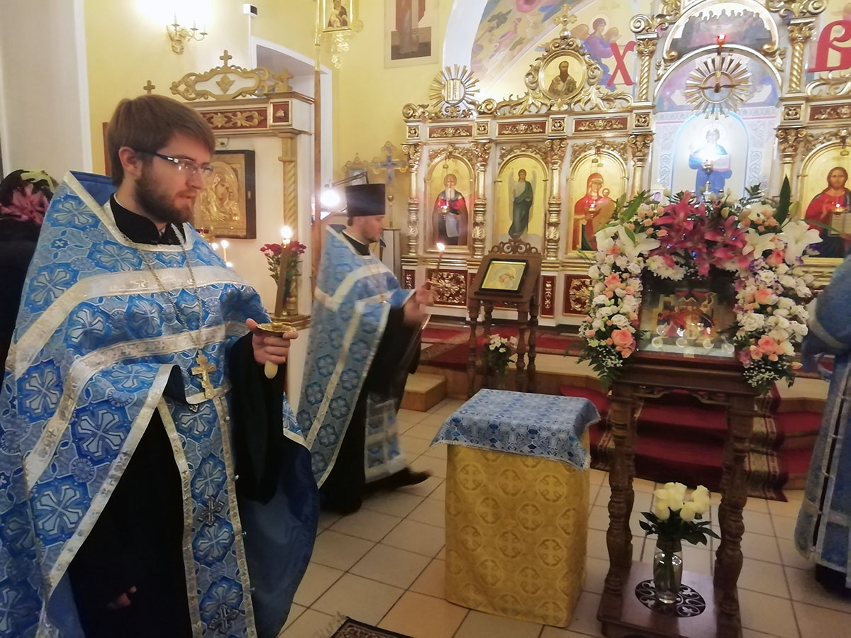 Всенощное бдение в канун празднования Введения во храм Пресвятой Богородицы