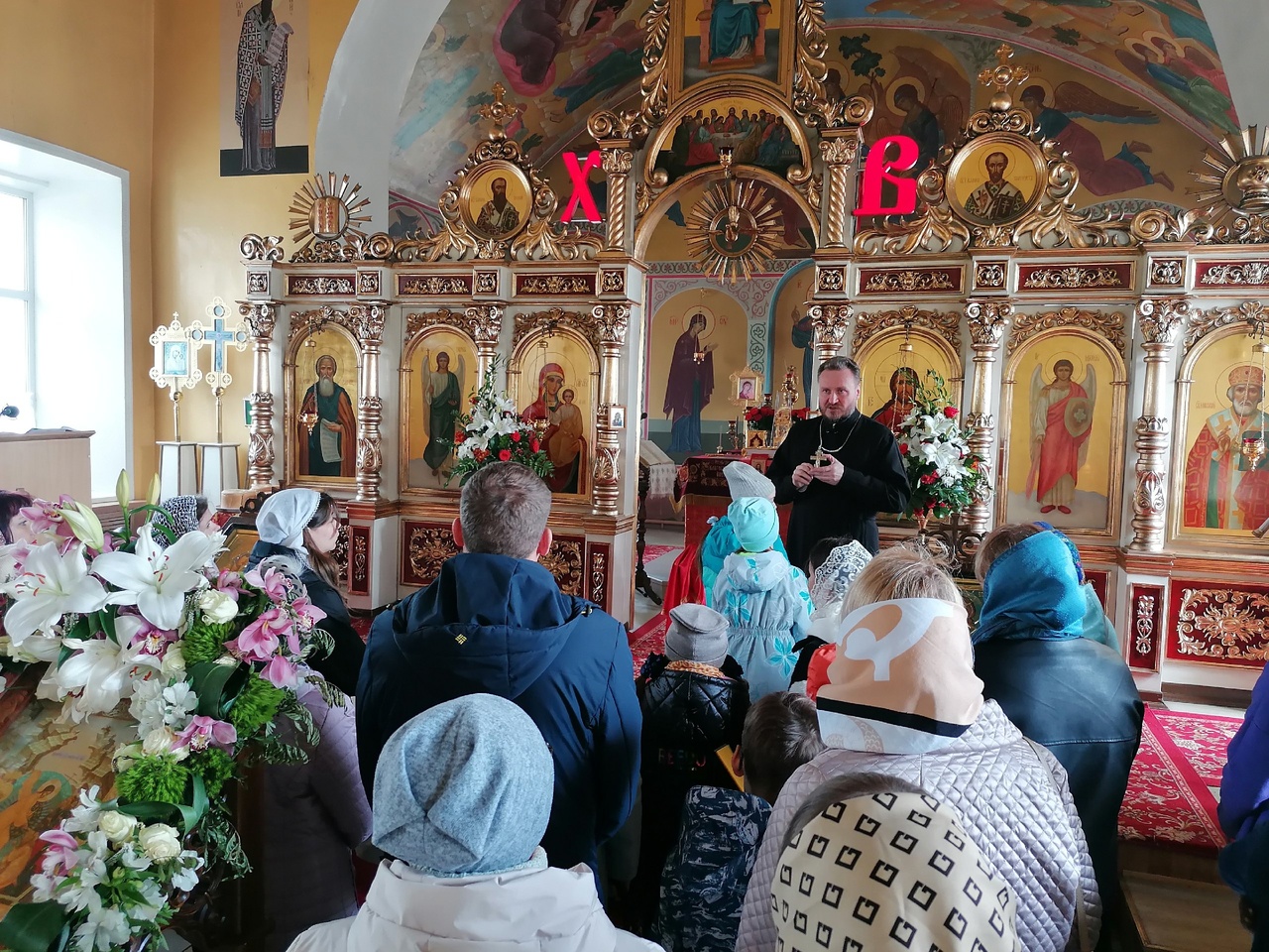 В День Победы школьники со своими родителями посетили Никольский храм